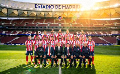 马德里竞技全队球员在万达大都会球场的合影